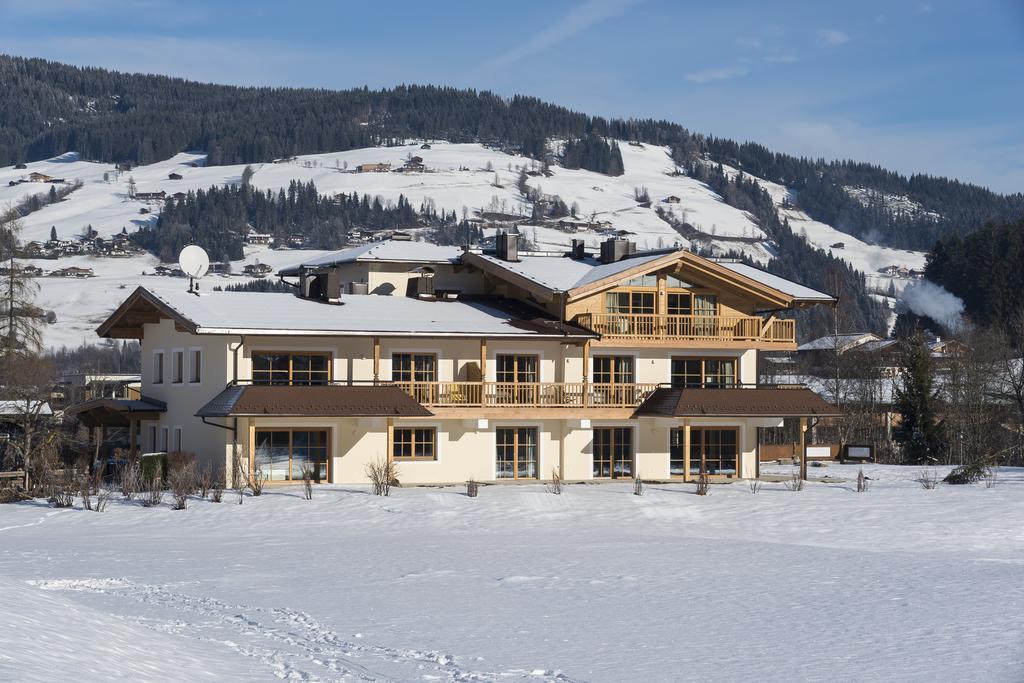 Alpen Chalet Dorfwies เคิร์ชแบร์ก อิน ทิโรล ภายนอก รูปภาพ